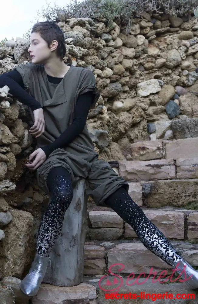 Zohara ’Paint It Black’ Grey Silver Print Tights