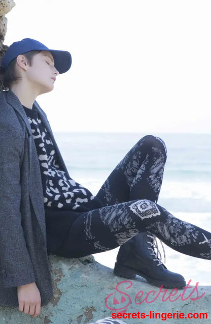 Zohara ’The Long And Winding Road’ Black Print Tights