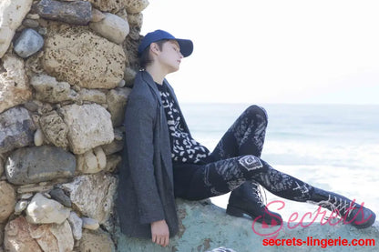 Zohara ’The Long And Winding Road’ Black Print Tights